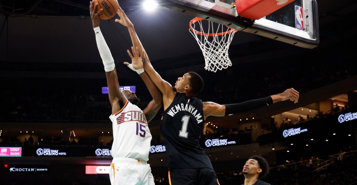 Shorted-handed Phoenix Suns lose big to San Antonio Spurs, 121-94