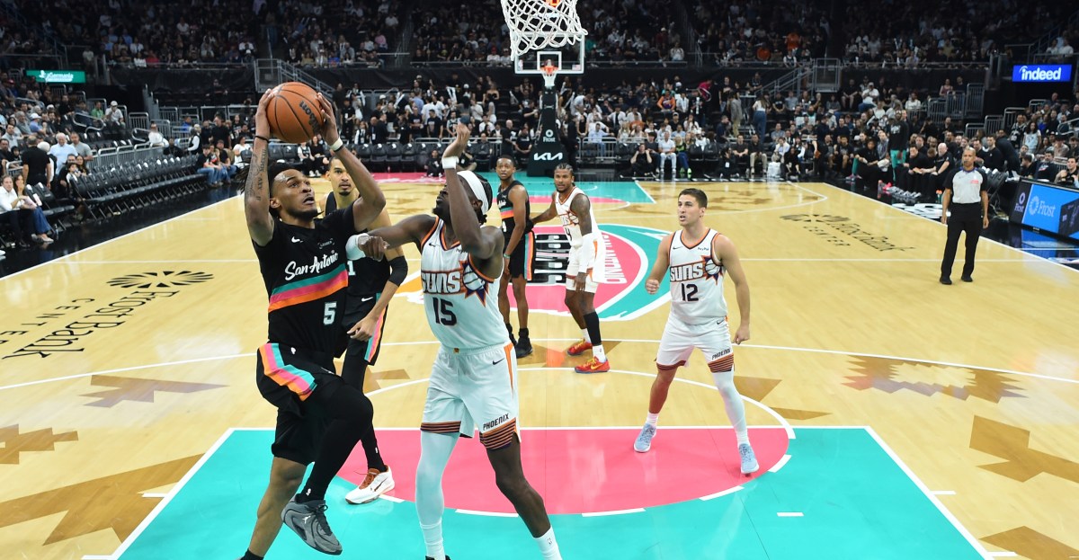 San Antonio spreads the wealth in win over Suns