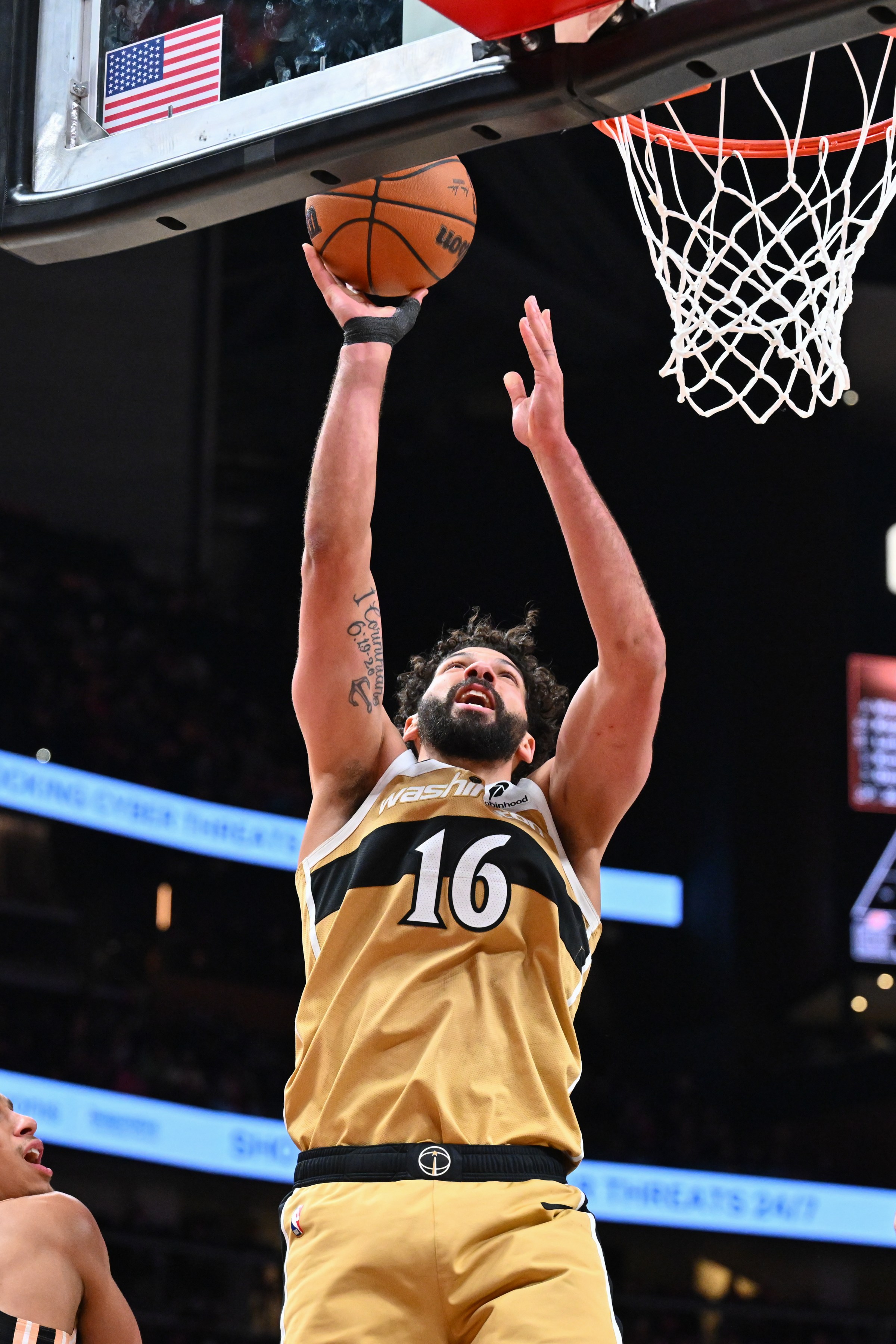 Anthony Gill goes for a bucket in the Wizards’ loss to the Atlanta Hawks.