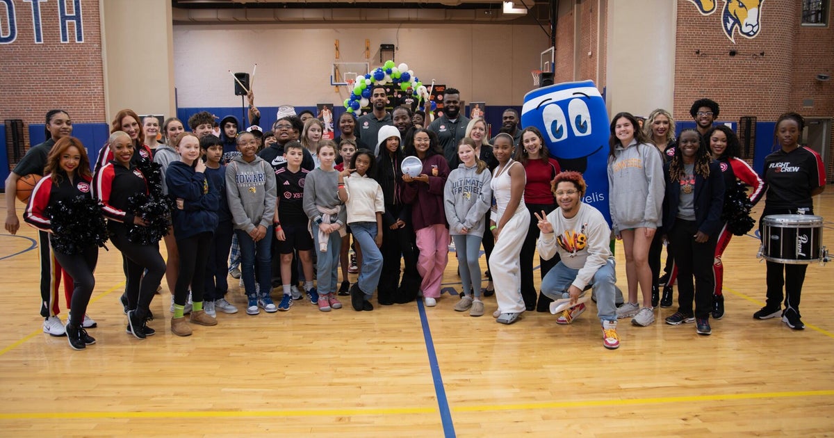 Atlanta Hawks celebrate middle schoolers who collected 800 pounds of recycling in community challenge