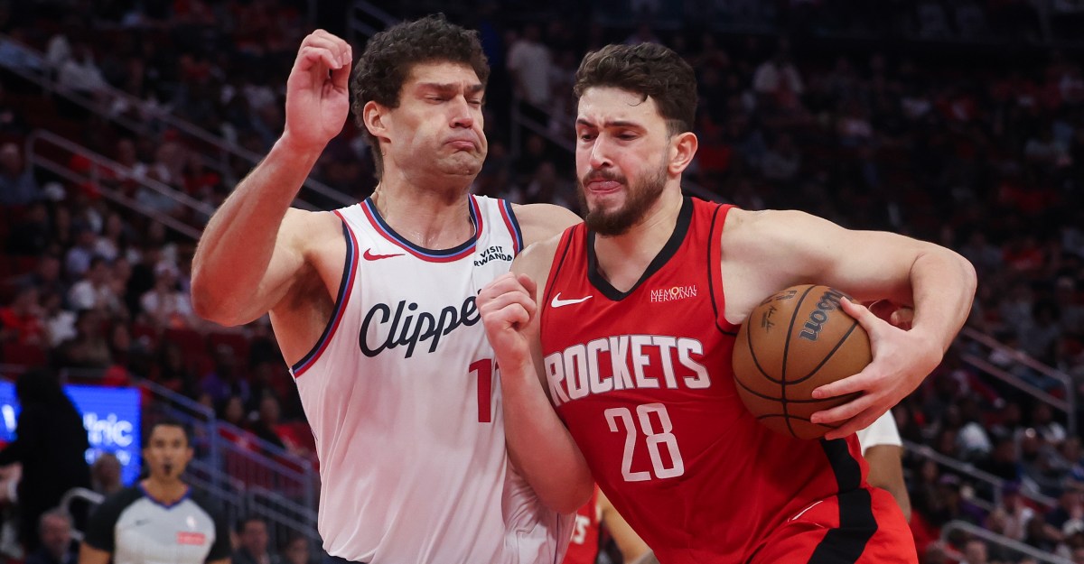 Rockets turnovers cost them as they fall to the Clips at home 105-102