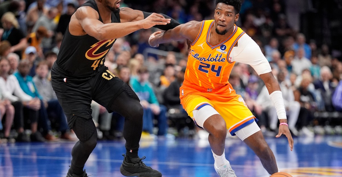 Cavs fend off Hornets 118-113 for seventh-straight victory