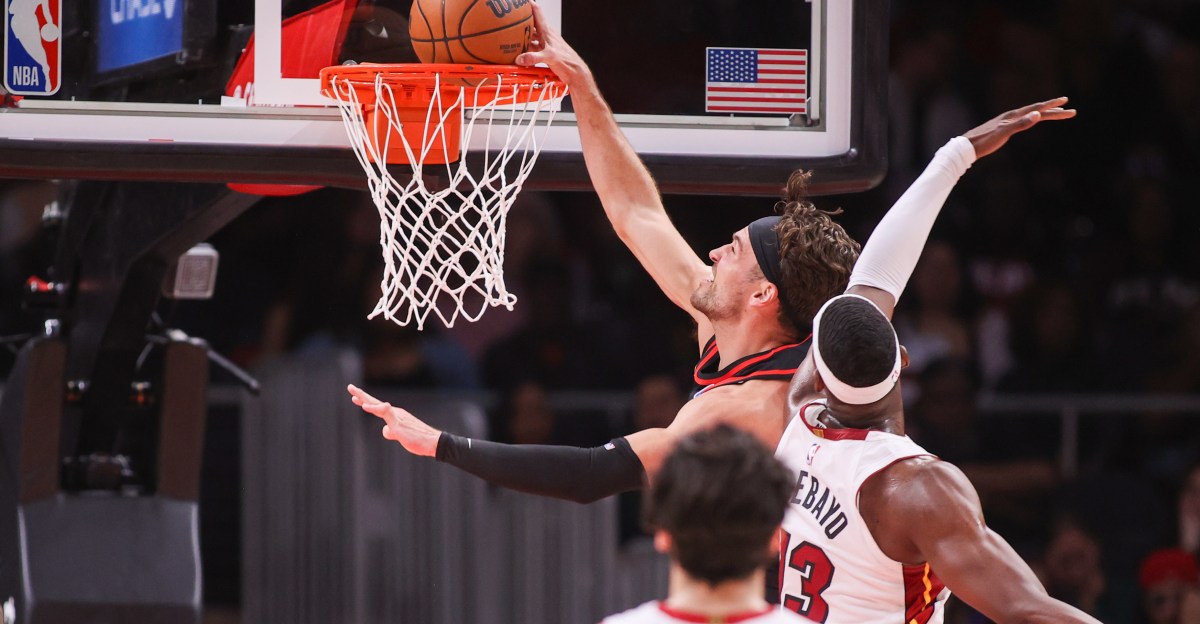 Hawks wilt in fourth quarter, lose to Miami 128-97
