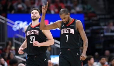 Rockets blowout the Kings at home, 128-97