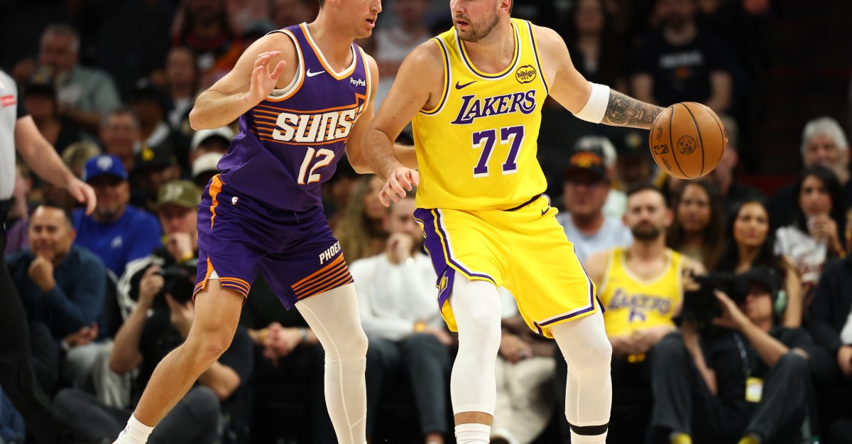 Lakers vs. Suns Final Score: Hot-shooting Phoenix beats LA