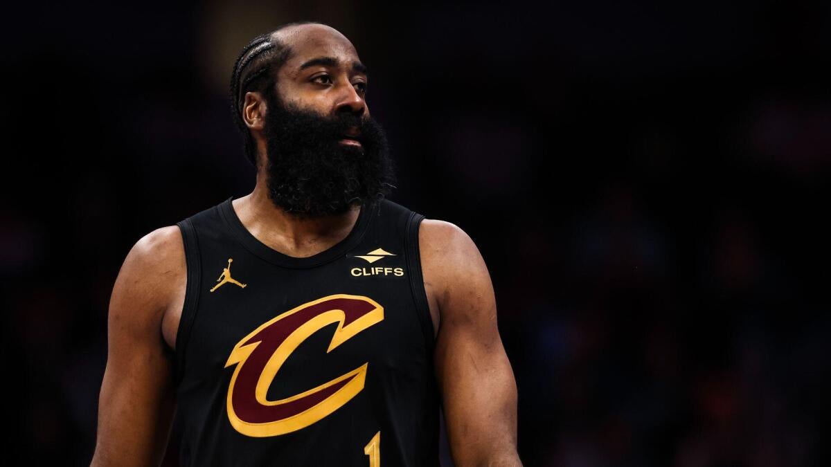 James Harden injury: Cavaliers guard reportedly plans to play through fractured thumb