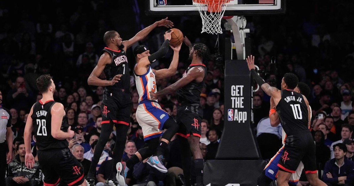 Knicks climb out of huge hole in fourth quarter, beat Kevin Durant and the Rockets