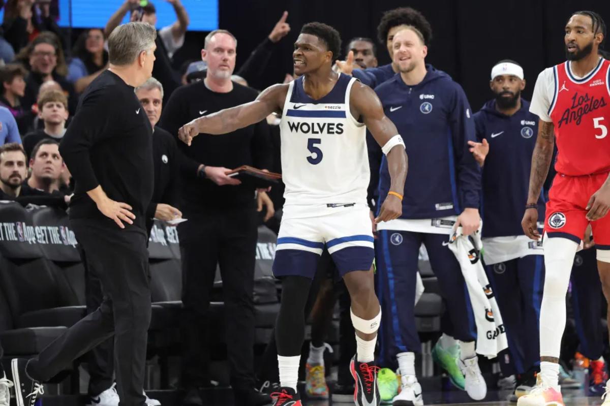 Anthony Edwards yelled at Chris Finch after clutch Timberwolves shot