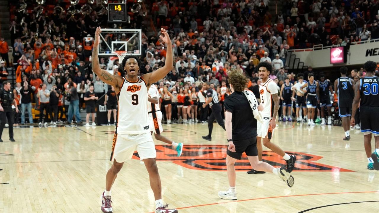 No. 6 Gonzaga suffers historic upset as more ranked teams fall in Wednesday mayhem