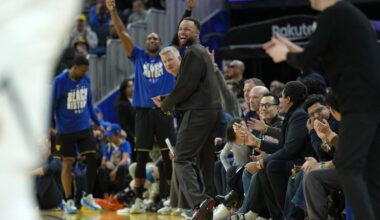 Steph Curry mimics Carmelo Anthony on Warriors’ sideline – NBC Bay Area