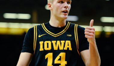 stirtz thumbs up neb