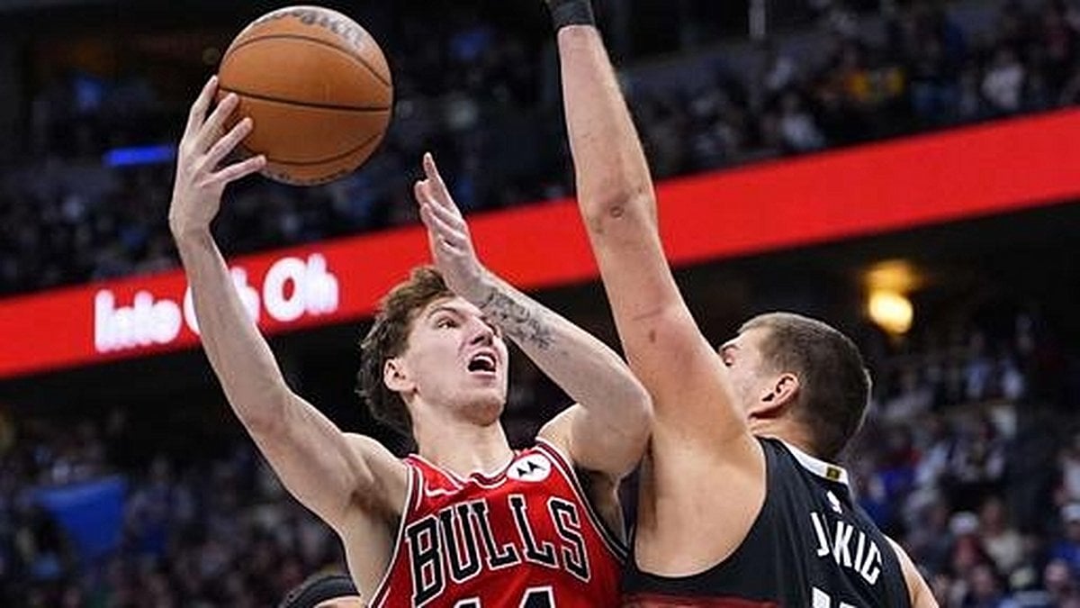 Bulls And Nuggets Clash In High-Stakes Showdown In Chicago