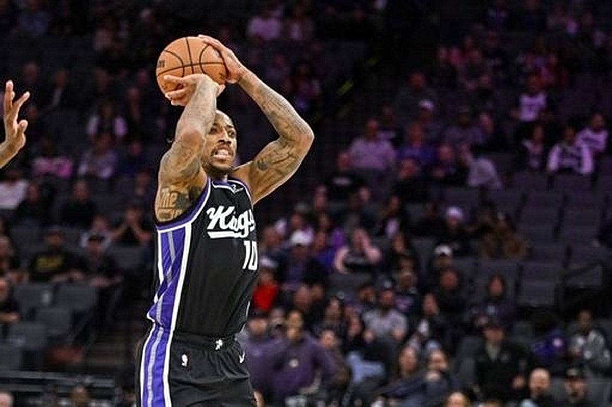 James Harden Lifts Cavaliers In Debut Win Over Kings