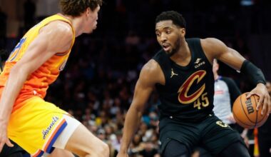 Donovan Mitchell scores 32 points as Cavaliers beat Hornets 118-113