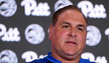 Former Pitt women's basketball players sue coach Tory Verdi