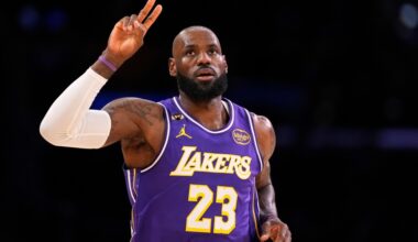 LeBron James becomes oldest player with triple-double in Lakers' 124-104 win over Mavericks
