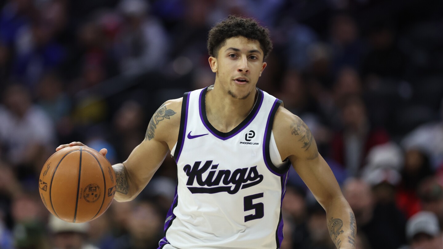 Fantasy Basketball Waiver Wire: Nique Clifford primed for "silly season" success