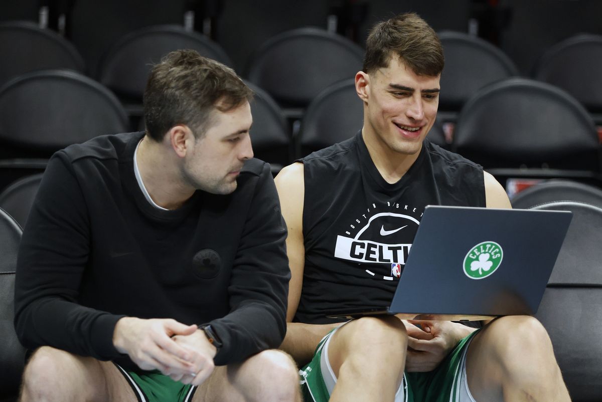 DJ MacLeay (left) and Luka Garza (right)