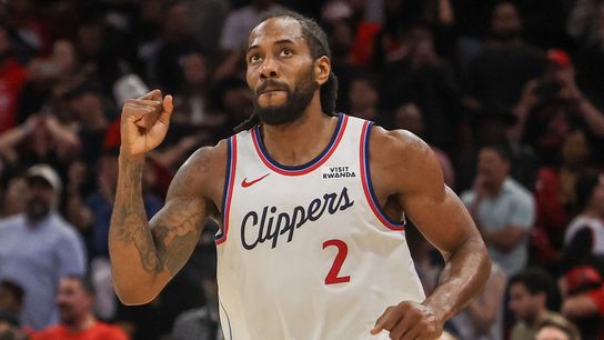 Leonard drops 19 in fourth, seals Clippers’ 105-102 win over Rockets