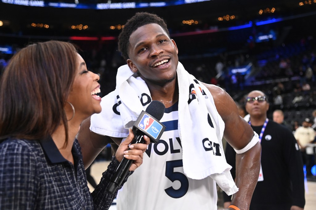 Anthony Edwards smiling while being interviewed.