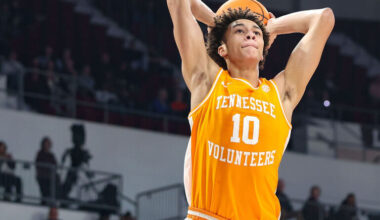 Freshman Ament matches career high with 29 points, leads Tennessee over Oklahoma