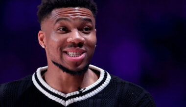 Giannis reaffirms loyalty to Bucks: 'As of today, I'm committed'