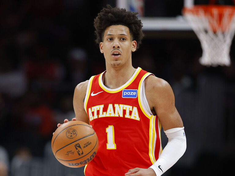 Hawks' Johnson leaves win over Wizards with hip flexor injury