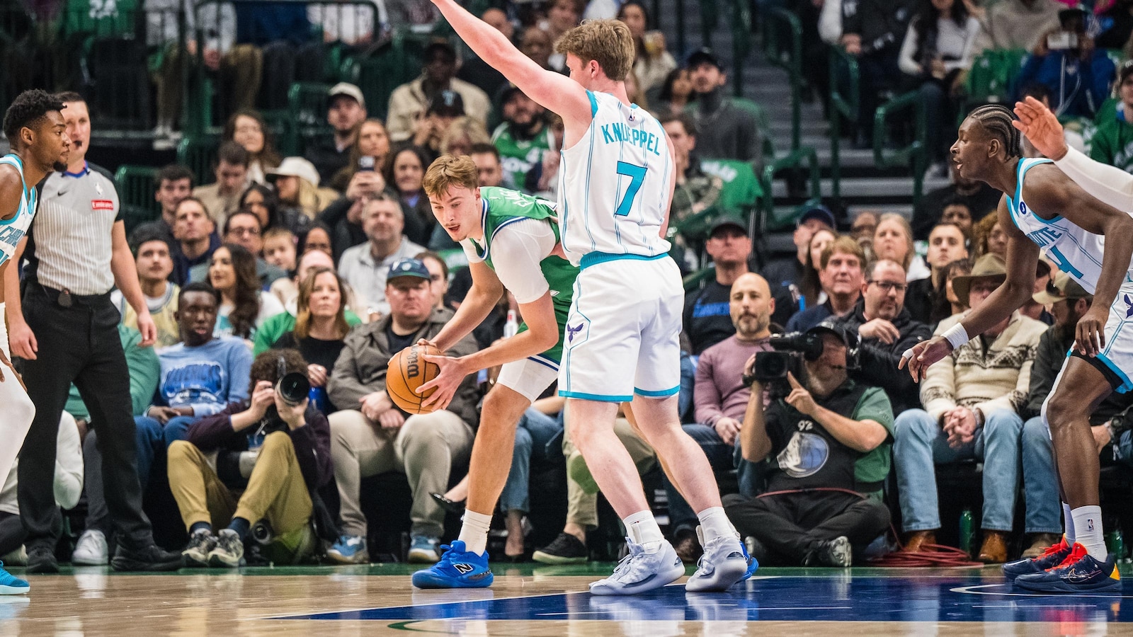Hornets edge Mavericks 123-121 to spoil Cooper Flagg's 49-point game