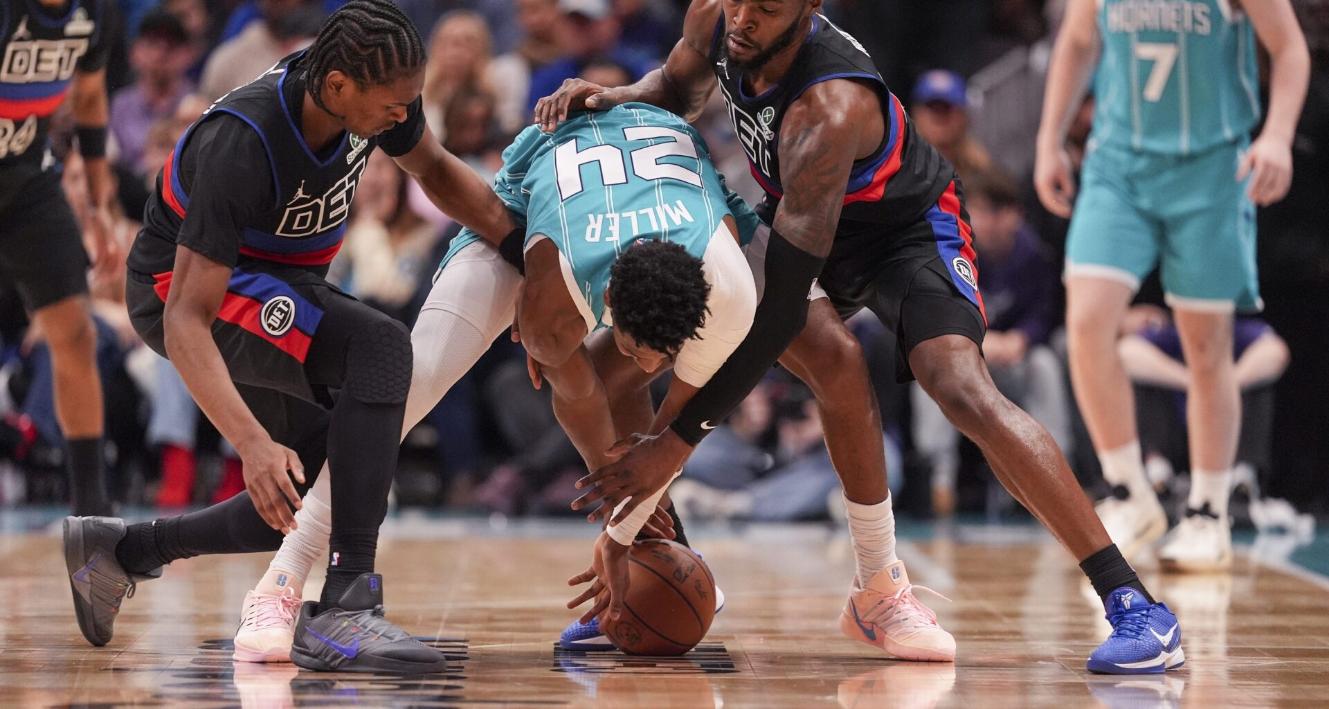 NBA betting Atlanta Hawks season long handicapping vs Charlotte Hornets Brandon Miller