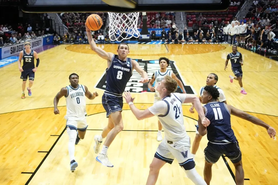 6. No. 9 Utah State beat No. 8 Villanova