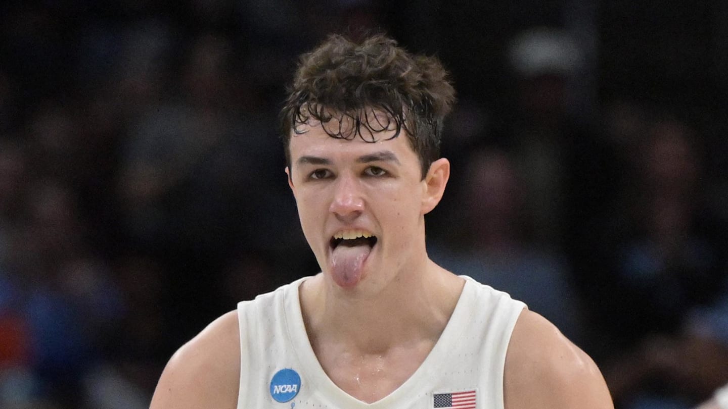 North Carolina Tar Heels guard Cormac Ryan (3) reacts in the first half against the Alabama Crimson Tide in the semifinals of the West Regional of the 2024 NCAA Tournament at Crypto.com Arena on March 28, 2024.