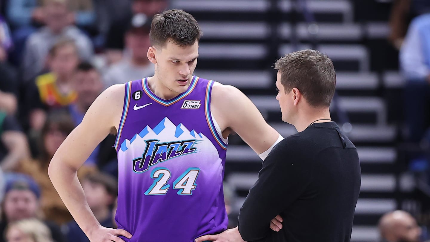 Mar 18, 2023; Salt Lake City, Utah, USA; Utah Jazz center Walker Kessler (24) and head coach Will Hardy speak during a break first quarter action against the Boston Celtics at Vivint Arena. Mandatory Credit: Rob Gray-Imagn Images