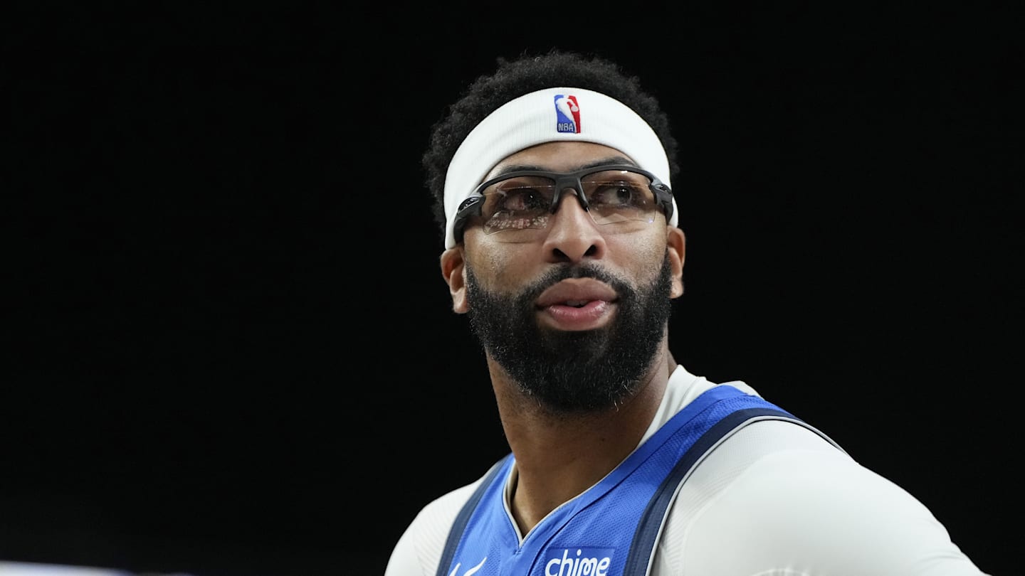 Lakers Forward Completely Forgot Mavericks Traded Anthony Davis Away