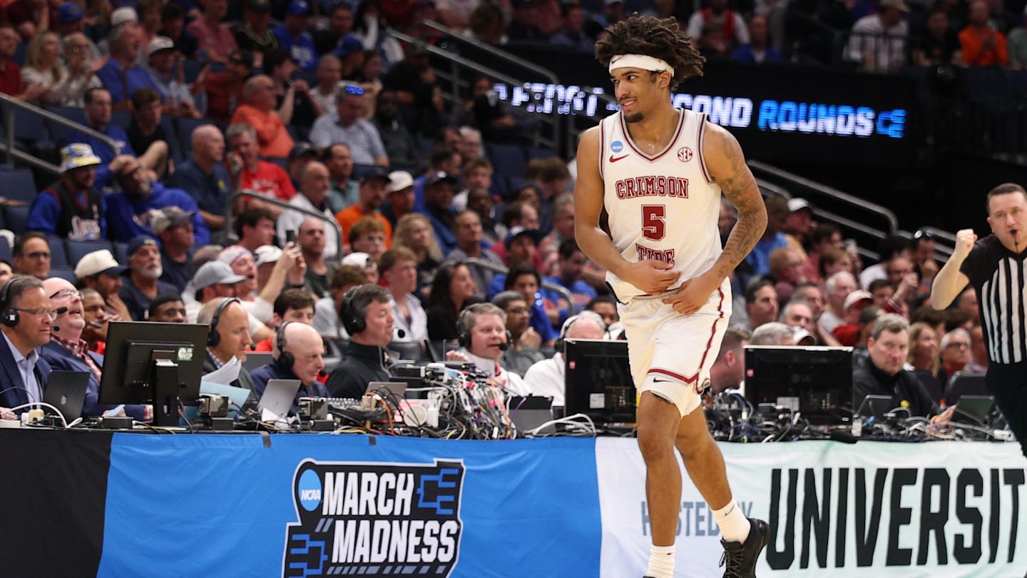 Should he stay at Alabama or go pro?