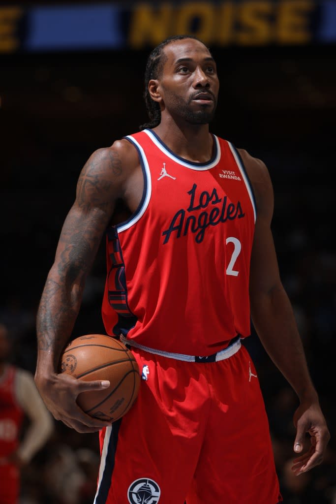 Kawhi Leonard shoots a free throw against the Memphis Grizzlies. NBAE via Getty Images