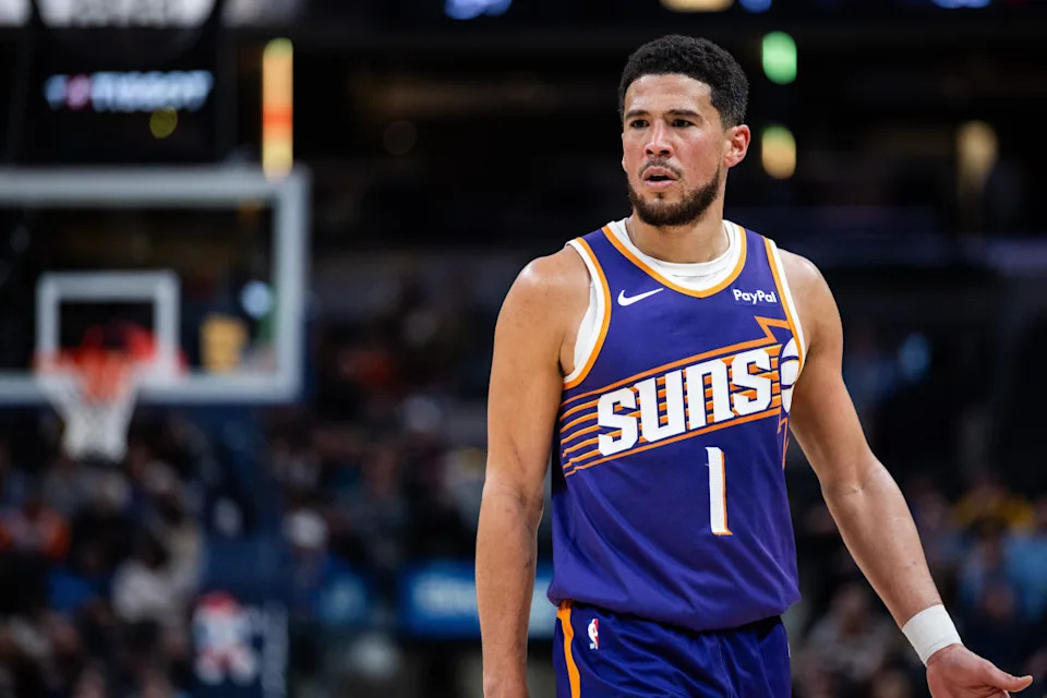 Phoenix Suns guard Devin Booker (1)© Trevor Ruszkowski-Imagn Images
