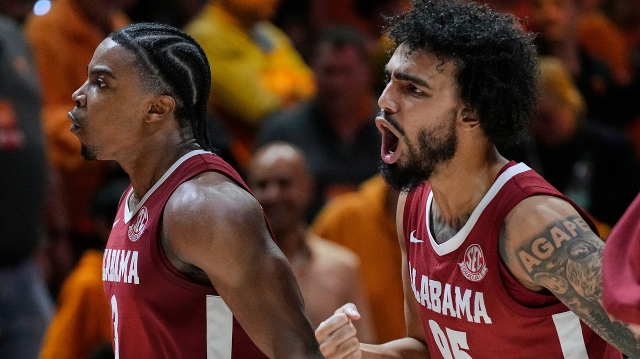 Philon's late jumper leads No. 17 Alabama over No. 22 Tennessee 71-69