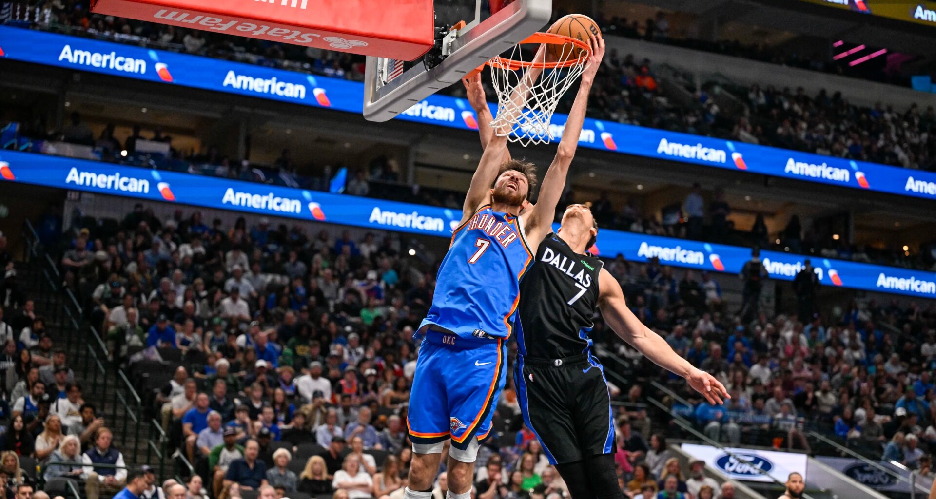 Best images from Thunder's 100-87 win over Mavericks