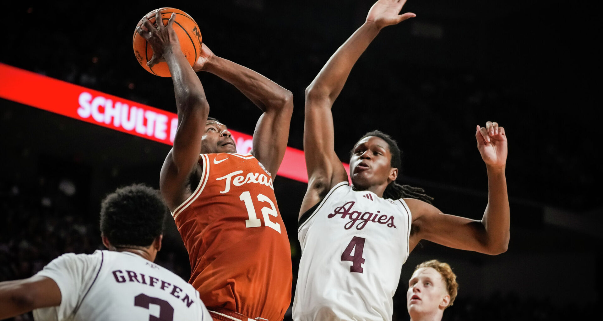 How Texas basketball's oldest players powered huge win at Texas A&M