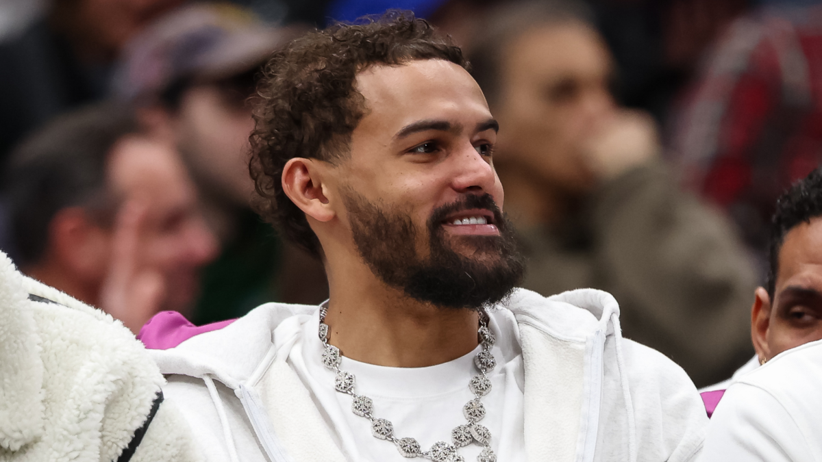 WATCH: Trae Young gets ejected from Wizards game he wasn't even playing in