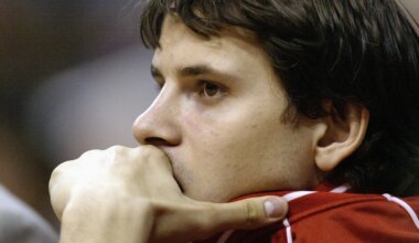 Rockets jersey history No. 51