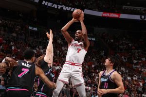 MIAMI, FL - FEBRUARY 28: Kevin Durant #7 of the Houston Rockets shoots the ball during the game against the Miami Heat on February 28, 2026 at Kaseya Center in Miami, Florida. NOTE TO USER: User expressly acknowledges and agrees that, by downloading and or using this Photograph, user is consenting to the terms and conditions of the Getty Images License Agreement. Mandatory Copyright Notice: Copyright 2026 NBAE (Photo by Issac Baldizon/NBAE via Getty Images)