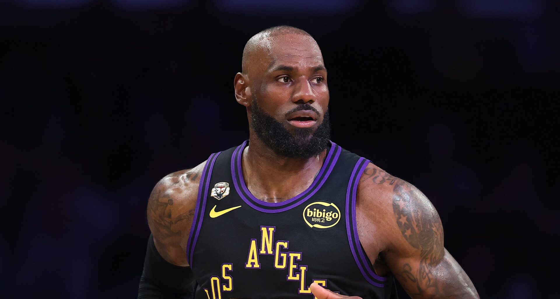 Warriors Expected to Pursue LeBron James in the Offseason: Report