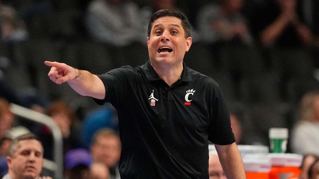 Cincinnati firing men's basketball coach Wes Miller, AP sources say