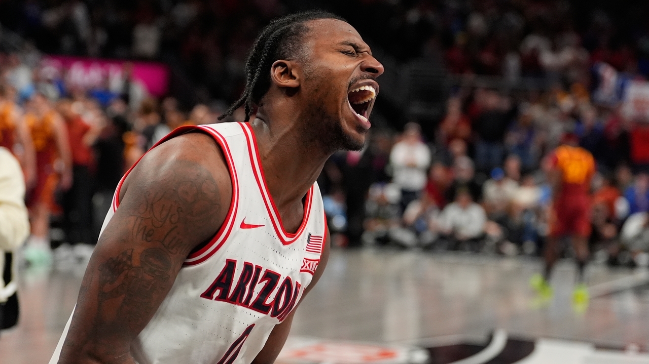 Jaden Bradley's last-second jumper lifts No. 2 Arizona past No. 7 Iowa St 82-80 in Big 12 thriller