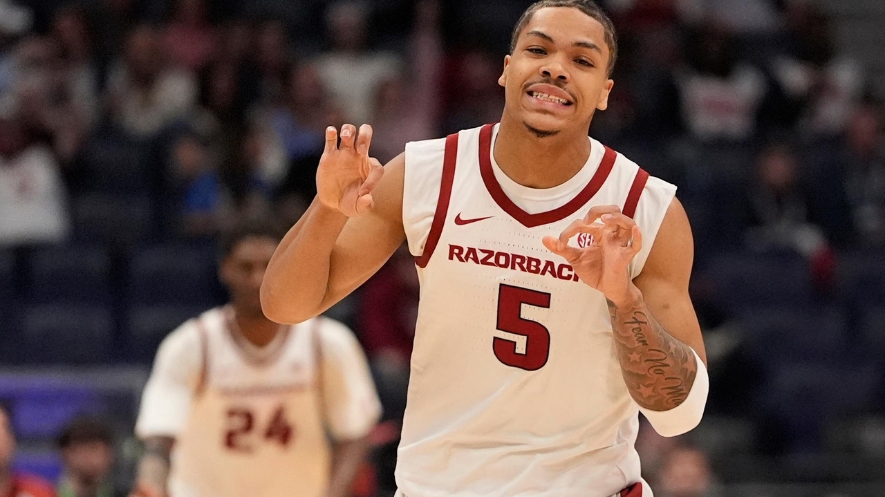 Acuff Jr. scores 37 as No. 17 Arkansas holds off Oklahoma to reach SEC Tournament semis