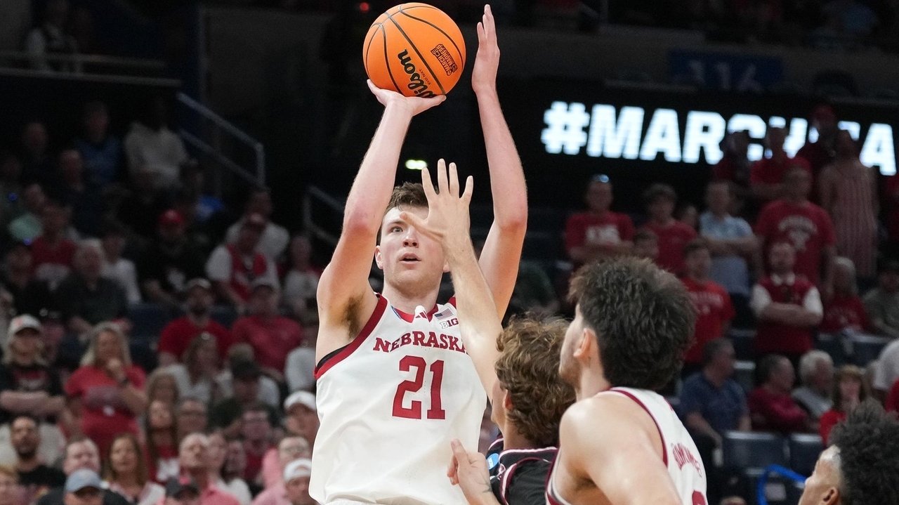 Sandfort brothers' whirlwind 24 hours: An NBA debut, then Nebraska's first NCAA win