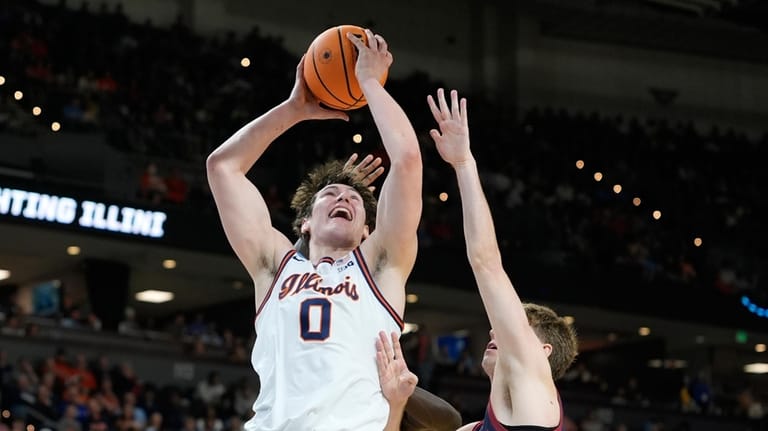Illinois forward David Mirkovic (0) looks to pass during the...