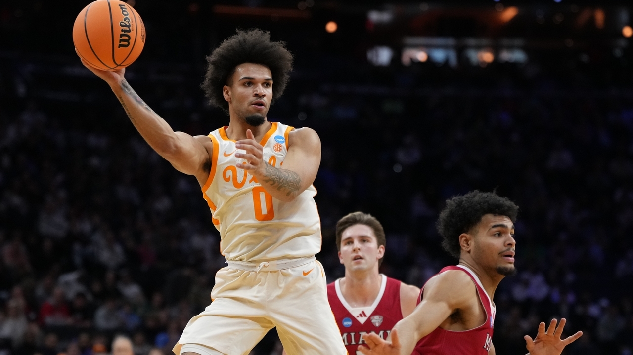Ja'Kobi Gillespie shines with 29 points as No. 3 seed Tennessee beats Miami (Ohio) 78-56