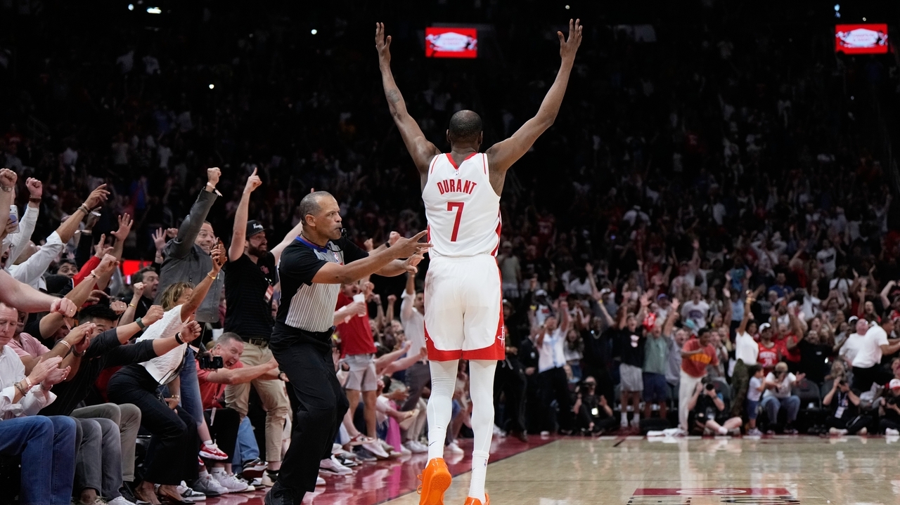 Kevin Durant passes Michael Jordan for No 5 on NBA scoring list in Rockets' win